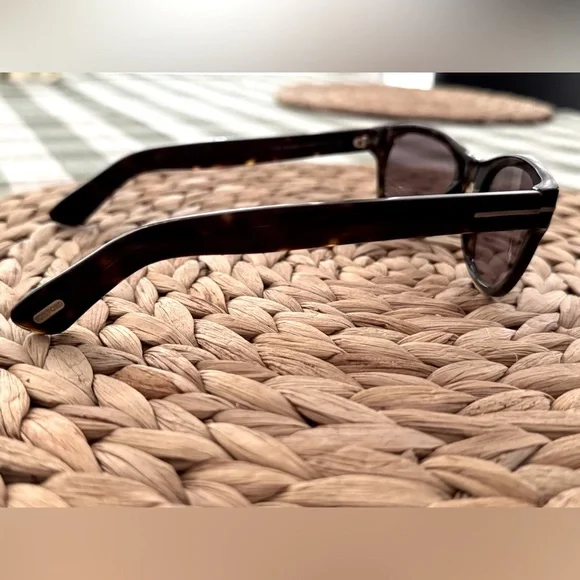 Tom Ford TF530 Photochromatic Sunglasses / Dark Havana Frame with Rose Lenses - Picture 3 of 5